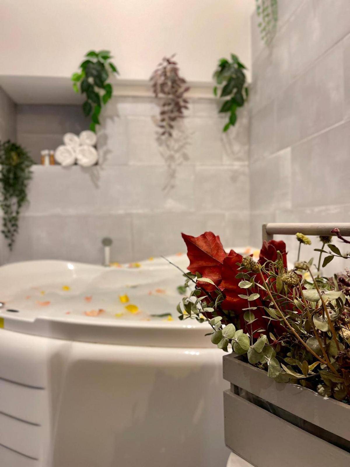 Old Town Jacuzzi Studio Bucareste Exterior foto